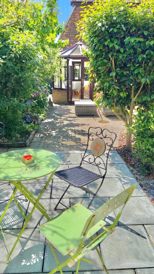Beautiful Bexhill Cottage With Garden 3 Mins Walk To Beach المظهر الخارجي الصورة