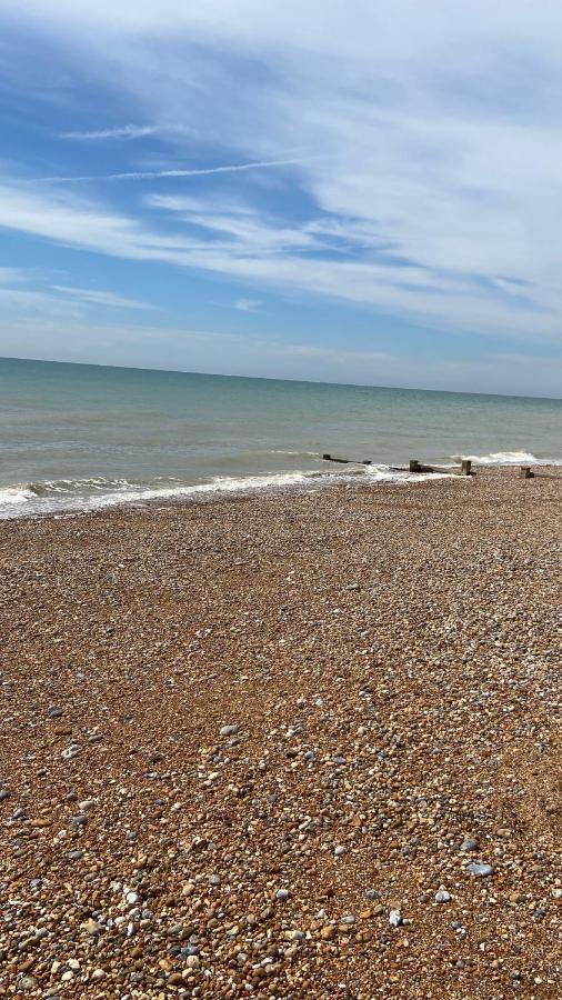 Beautiful Bexhill Cottage With Garden 3 Mins Walk To Beach المظهر الخارجي الصورة