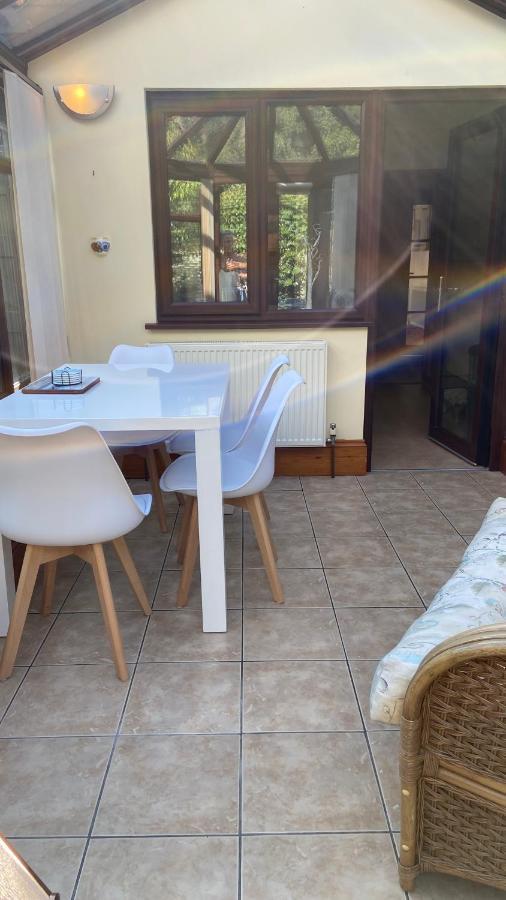 Beautiful Bexhill Cottage With Garden 3 Mins Walk To Beach المظهر الخارجي الصورة